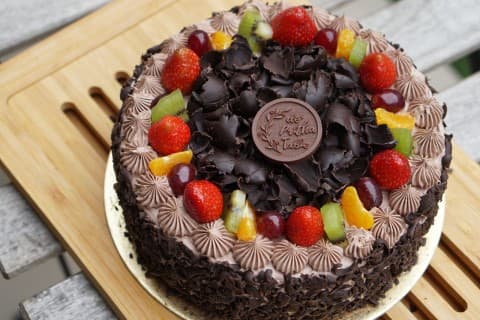 Black Forest (ブラックフォレストケーキ（ホール）)